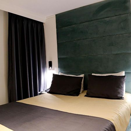 Axu Airport Hotel Arnavutkoy المظهر الخارجي الصورة A room at the hotel