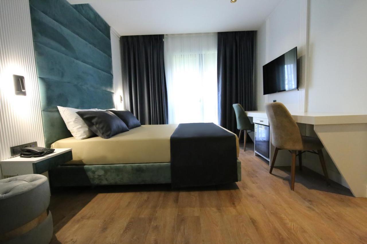 Axu Airport Hotel Arnavutkoy المظهر الخارجي الصورة A room at the hotel