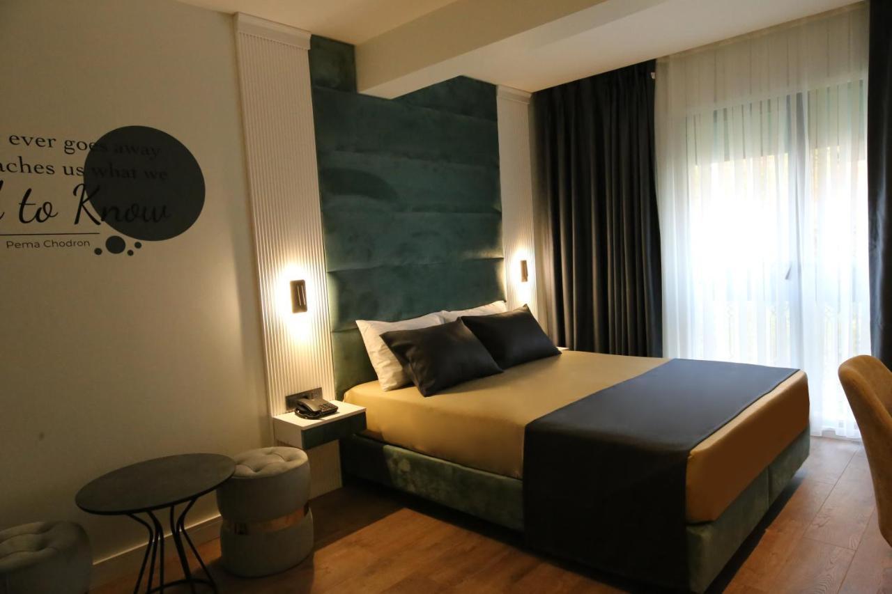Axu Airport Hotel Arnavutkoy المظهر الخارجي الصورة A room at the hotel