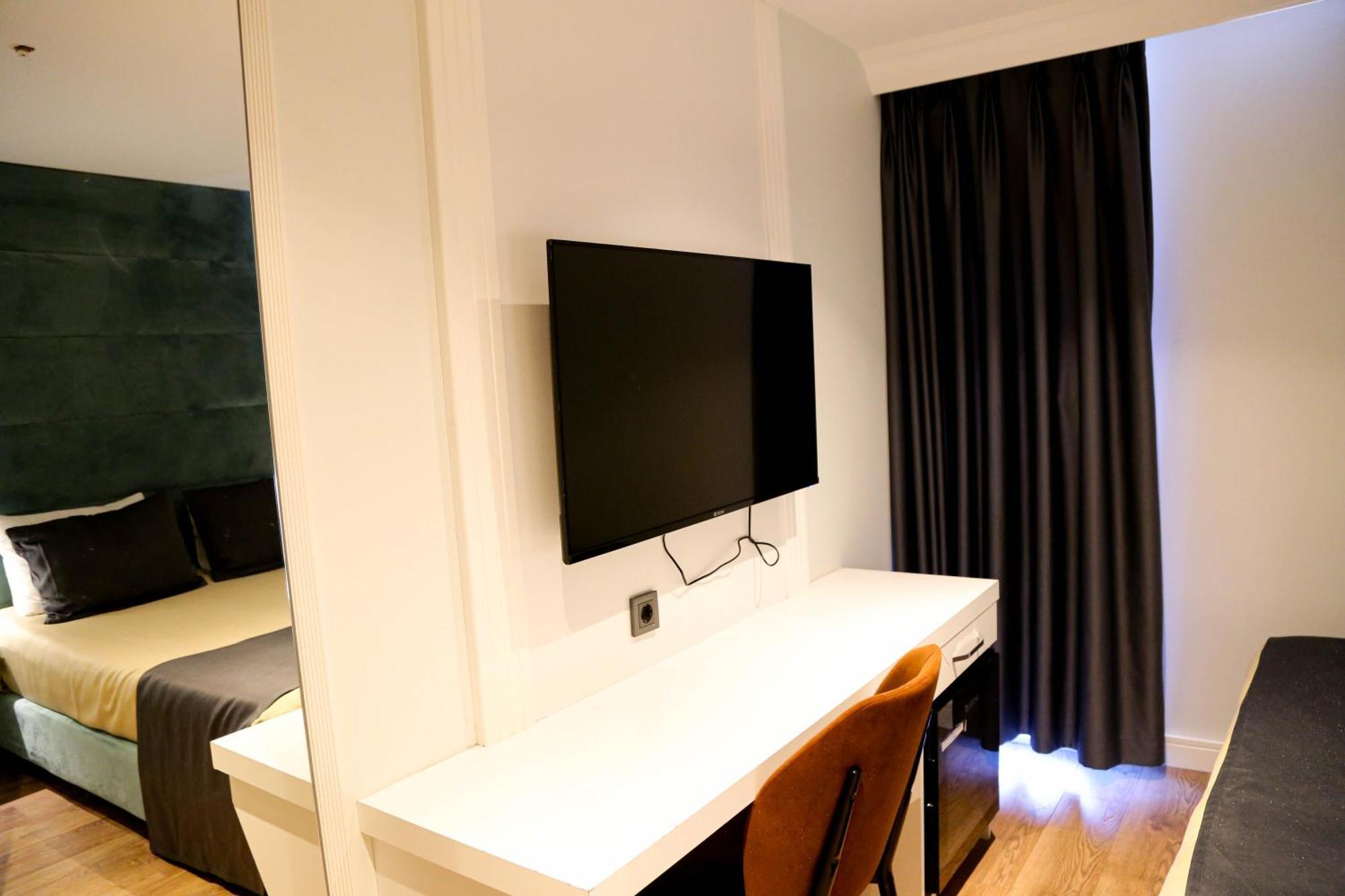 Axu Airport Hotel Arnavutkoy المظهر الخارجي الصورة A room at the hotel