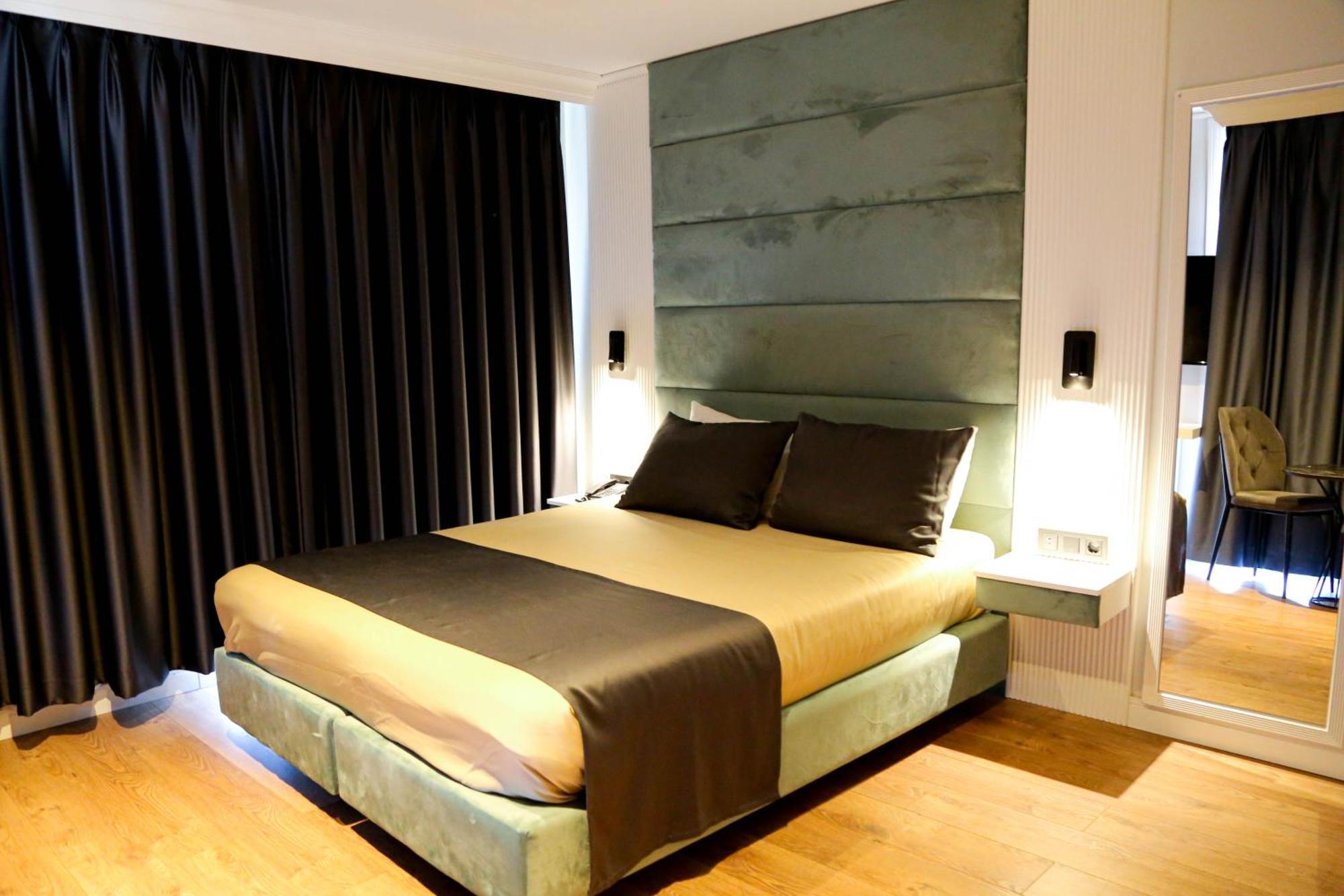 Axu Airport Hotel Arnavutkoy المظهر الخارجي الصورة A bedroom at the hotel